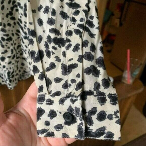 beachlunchlounge Animal Print Buttoned Blouse Women's XS - Picture 6 of 9